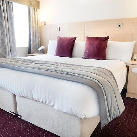 Cambridge Hotel Waterfront Brighouse Buitenkant foto